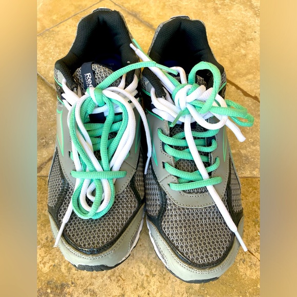 Reebok women’s running shoe with memory tech DMX ride - Picture 5 of 9